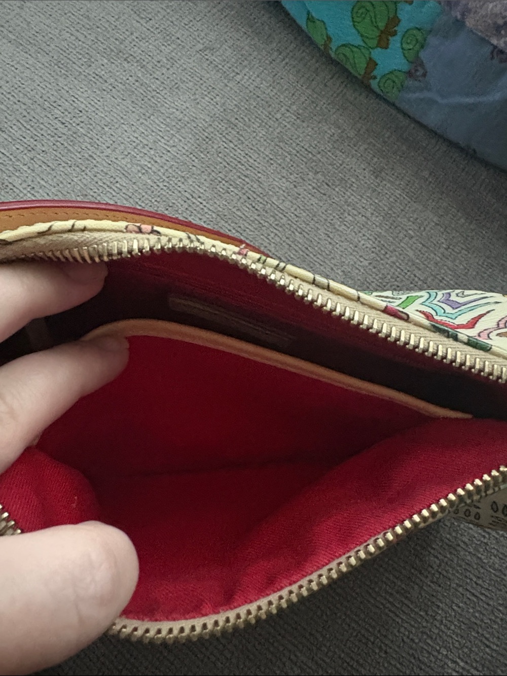 Y2k Dooney & Bourke White Whimsy Mini - Picture 6 of 6